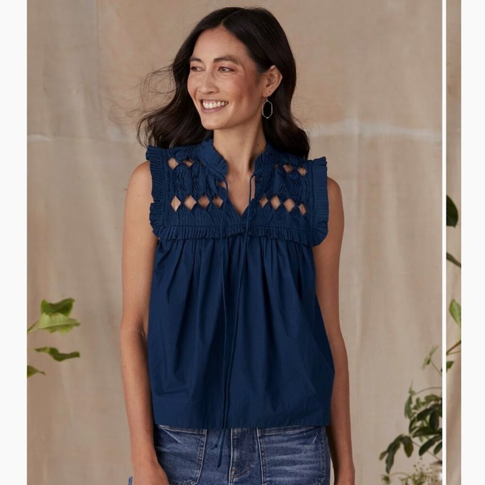 V.De.Vinster Birdy Top Pleated Ruffle Keyholes Navy Blue L